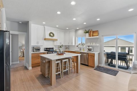 Tiny photo for 1147 N CARRIAGE LN, Spanish Fork, UT 84660 (MLS # 2150098)