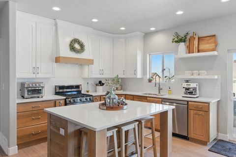 Tiny photo for 1147 N CARRIAGE LN, Spanish Fork, UT 84660 (MLS # 2150098)