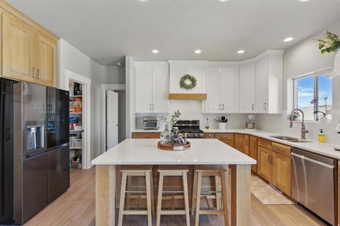 Tiny photo for 1147 N CARRIAGE LN, Spanish Fork, UT 84660 (MLS # 2150098)