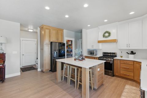 Tiny photo for 1147 N CARRIAGE LN, Spanish Fork, UT 84660 (MLS # 2150098)