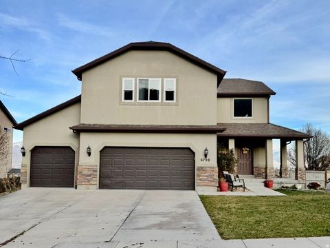 Photo of 6798 N YAKIMA WAY, Eagle Mountain, UT 84005 (MLS # 2126878)