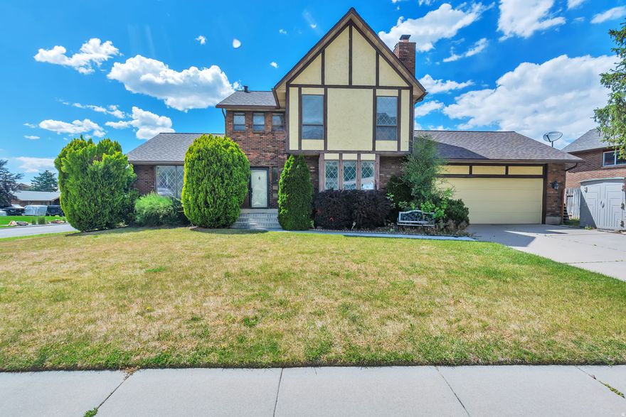 Beautiful Tudor style home in a desirable Cottonwood Hts neighborhood on a cul de sac. Comfortable classic layout, lots of windows/natural light. New Roof (4/2026). Finished basement with wet bar and huge rec room. 3 bedrooms upstairs, including a spacious primary suite with a full bathroom. Huge lot. Lots of potential to make it your own! Independent home inspection completed and will be provided to buyer. Square footage figures are provided as a courtesy estimate only and were obtained from county records. Buyer is advised to obtain an independent measurement. Pool table included.