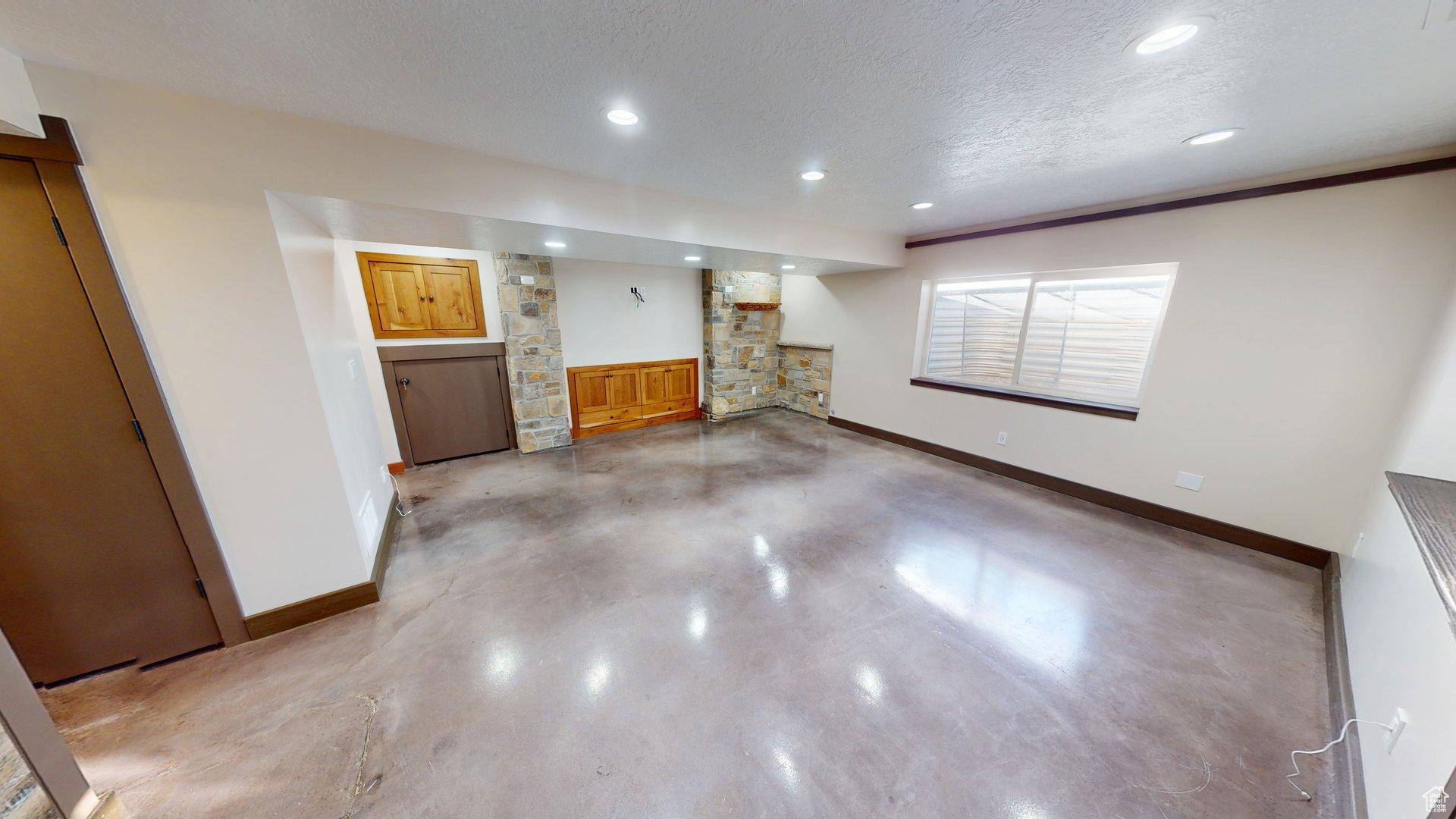HIGH MOUNTAIN MEADOWS - Residential