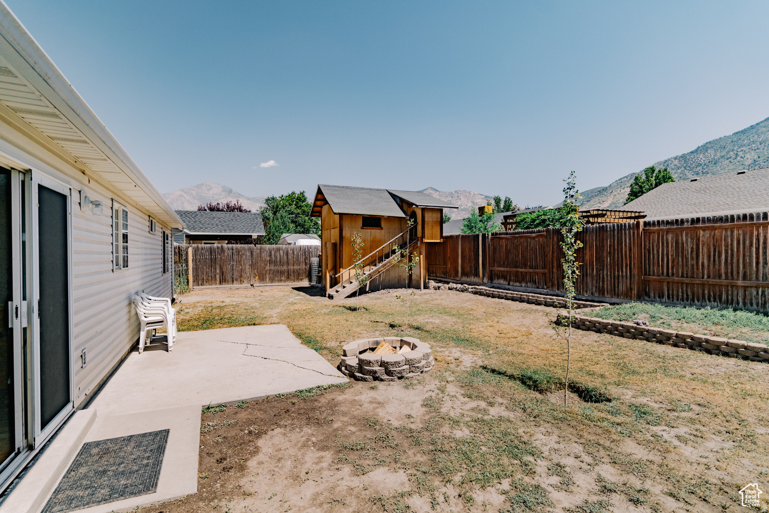 WHISPER WILLOW - Residential