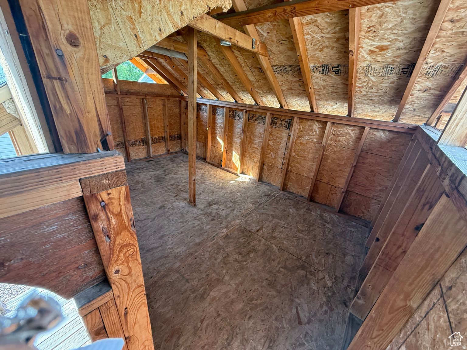 WHISPER WILLOW - Residential