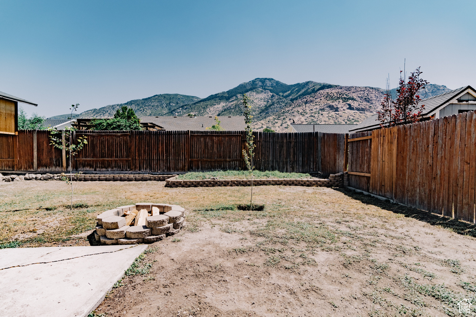 WHISPER WILLOW - Residential