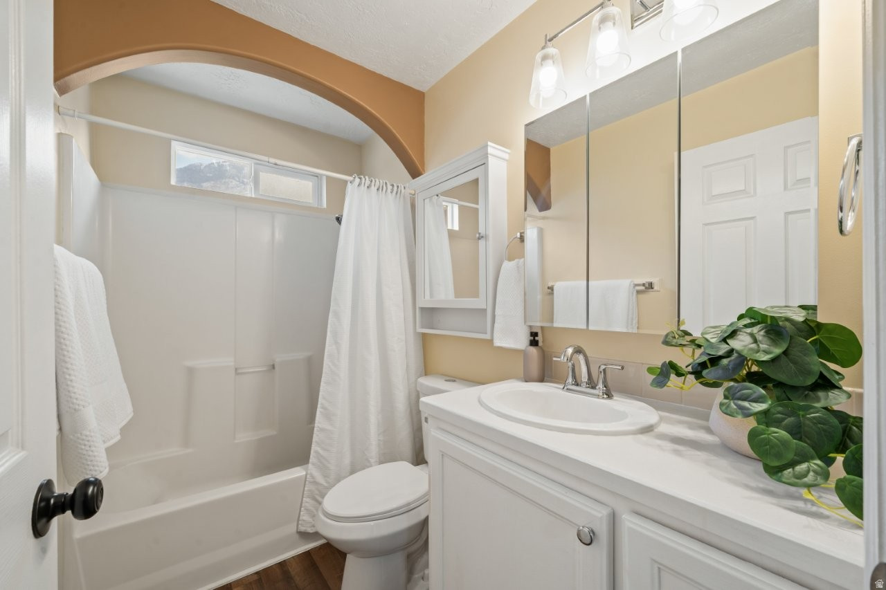 WHISPER WILLOW - Residential