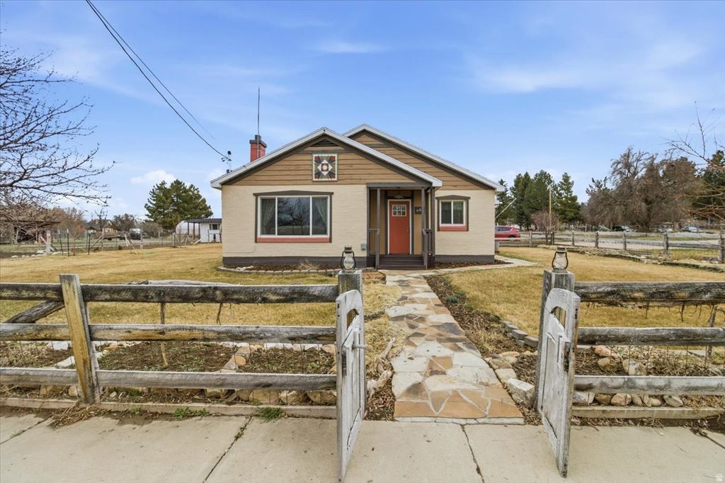Photo of 287 S 100 E, Spring City, UT 84662 (MLS # 2141012)