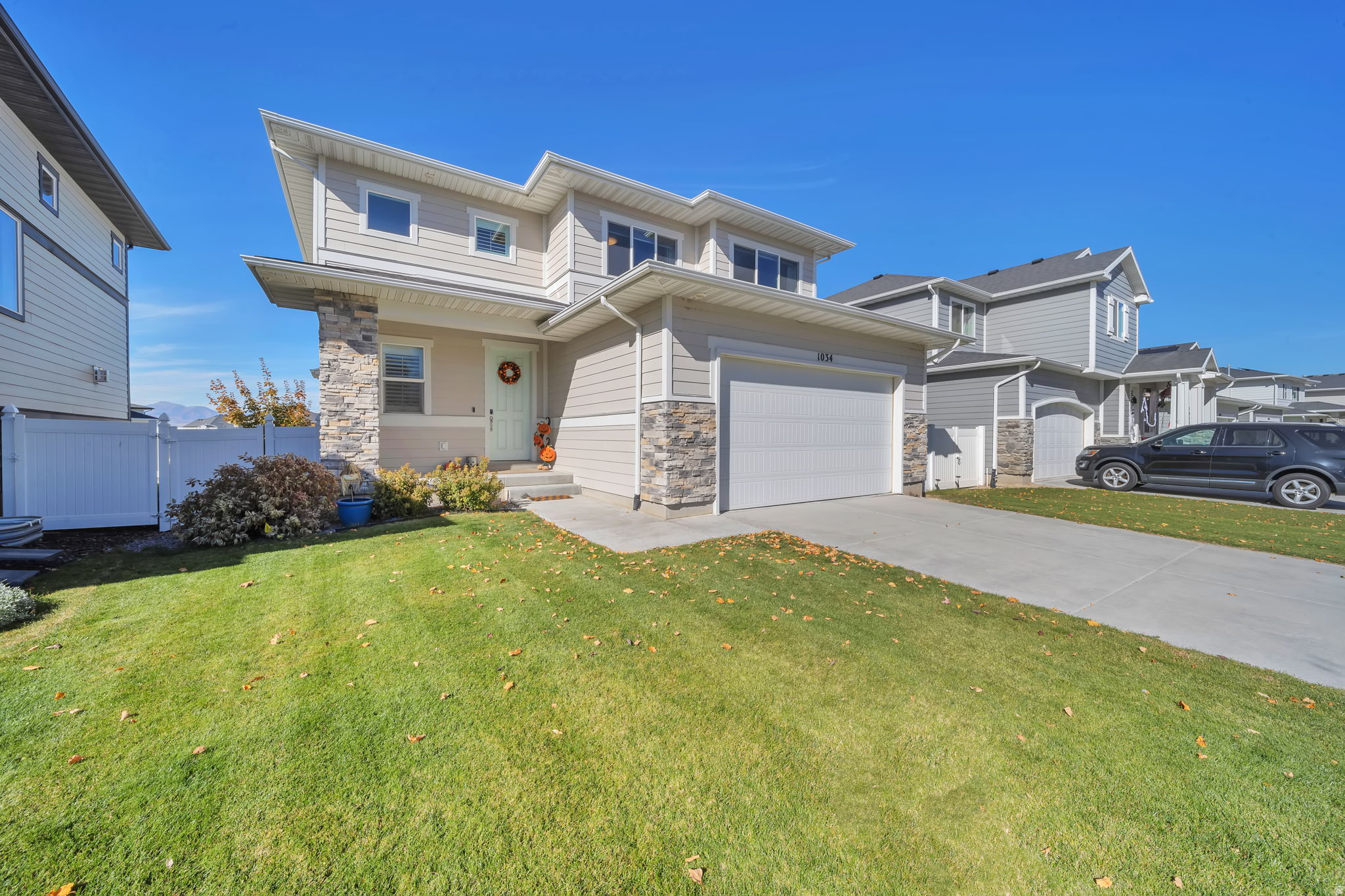 1034 W HERITAGE CREST WAY