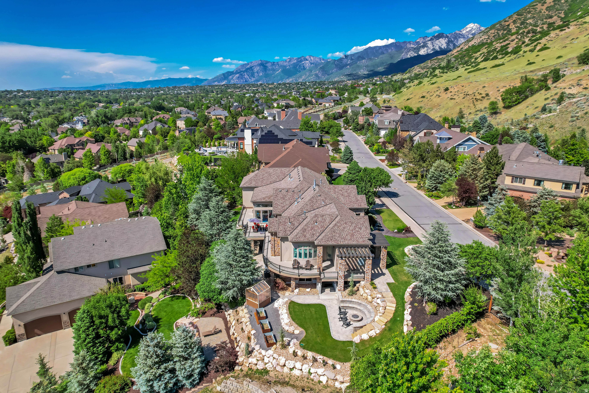 HICKORY RIDGE - Residential