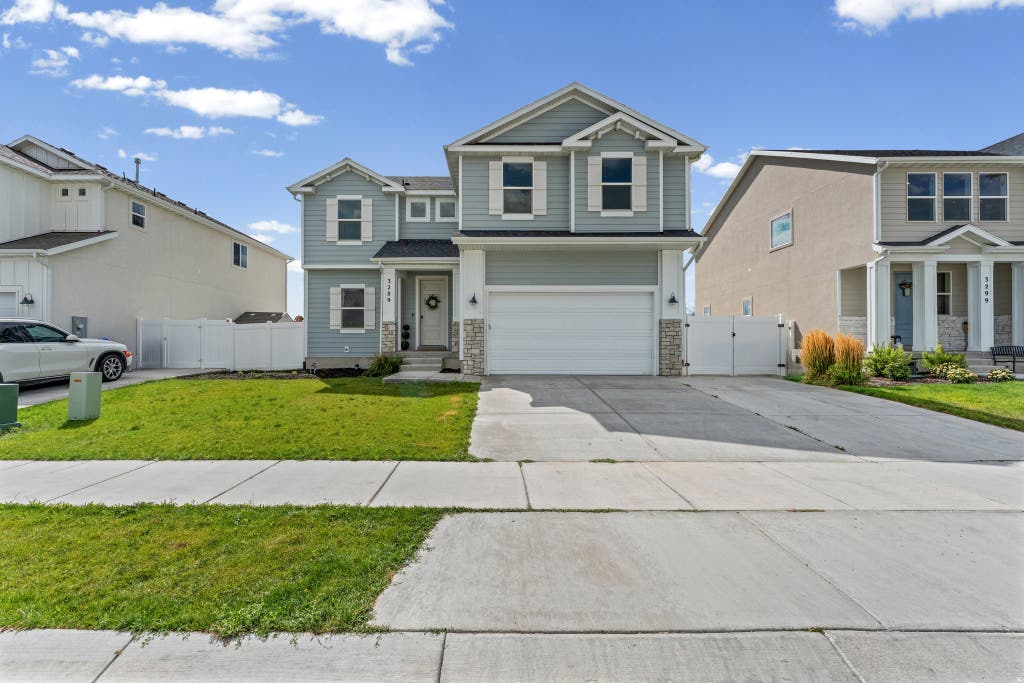 Photo of 3289 N PRONGHORN DR, Eagle Mountain, UT 84005 (MLS # 2180901)