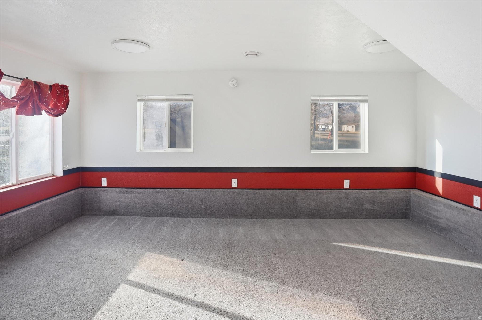 OQUIRRH HILLS ESTATES - Residential