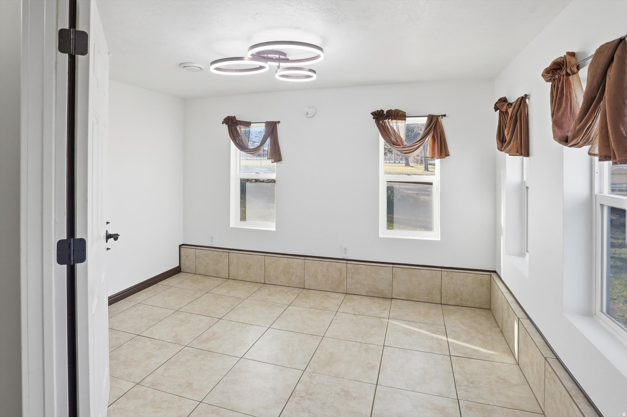 OQUIRRH HILLS ESTATES - Residential