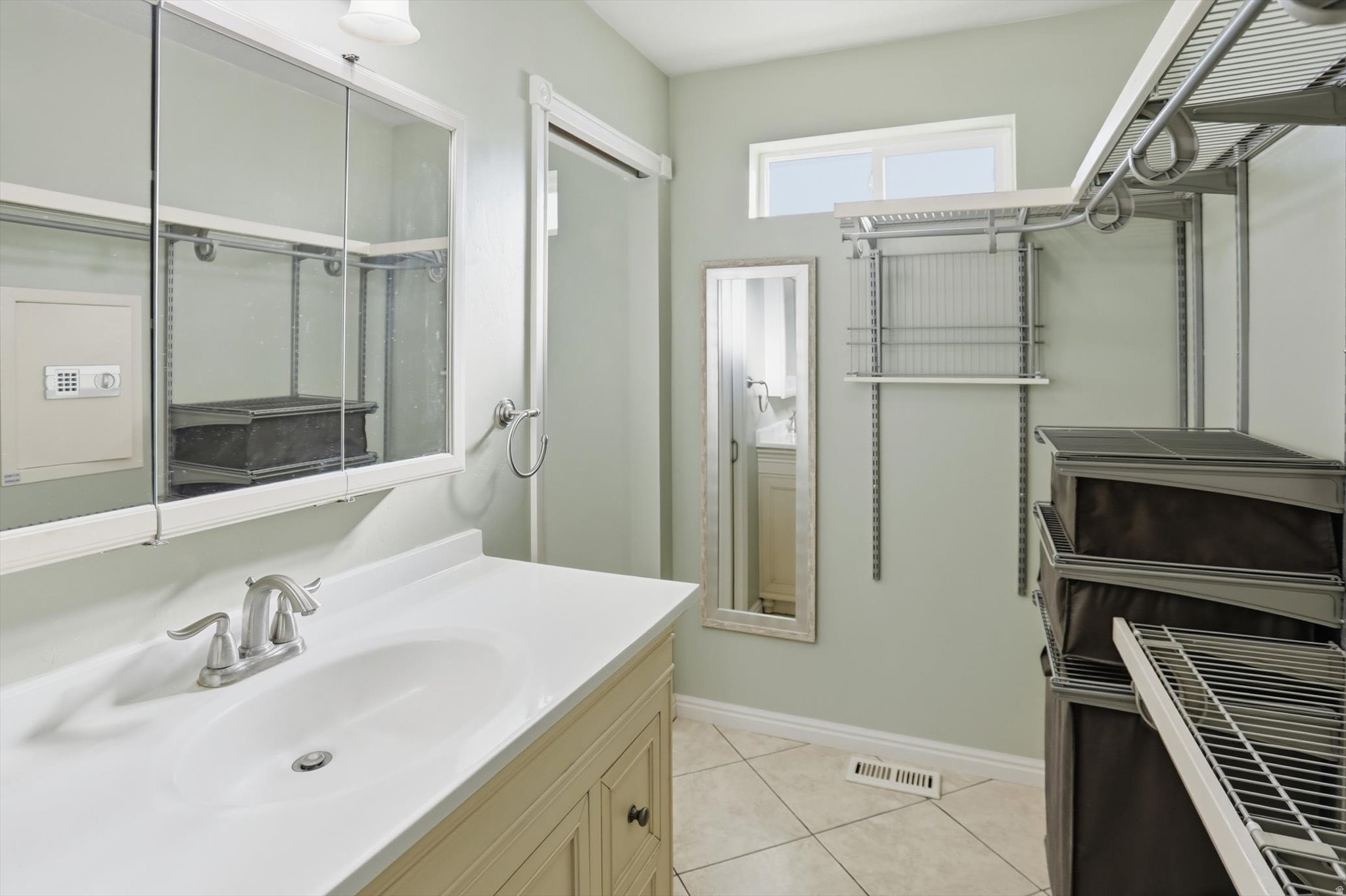 OQUIRRH HILLS ESTATES - Residential