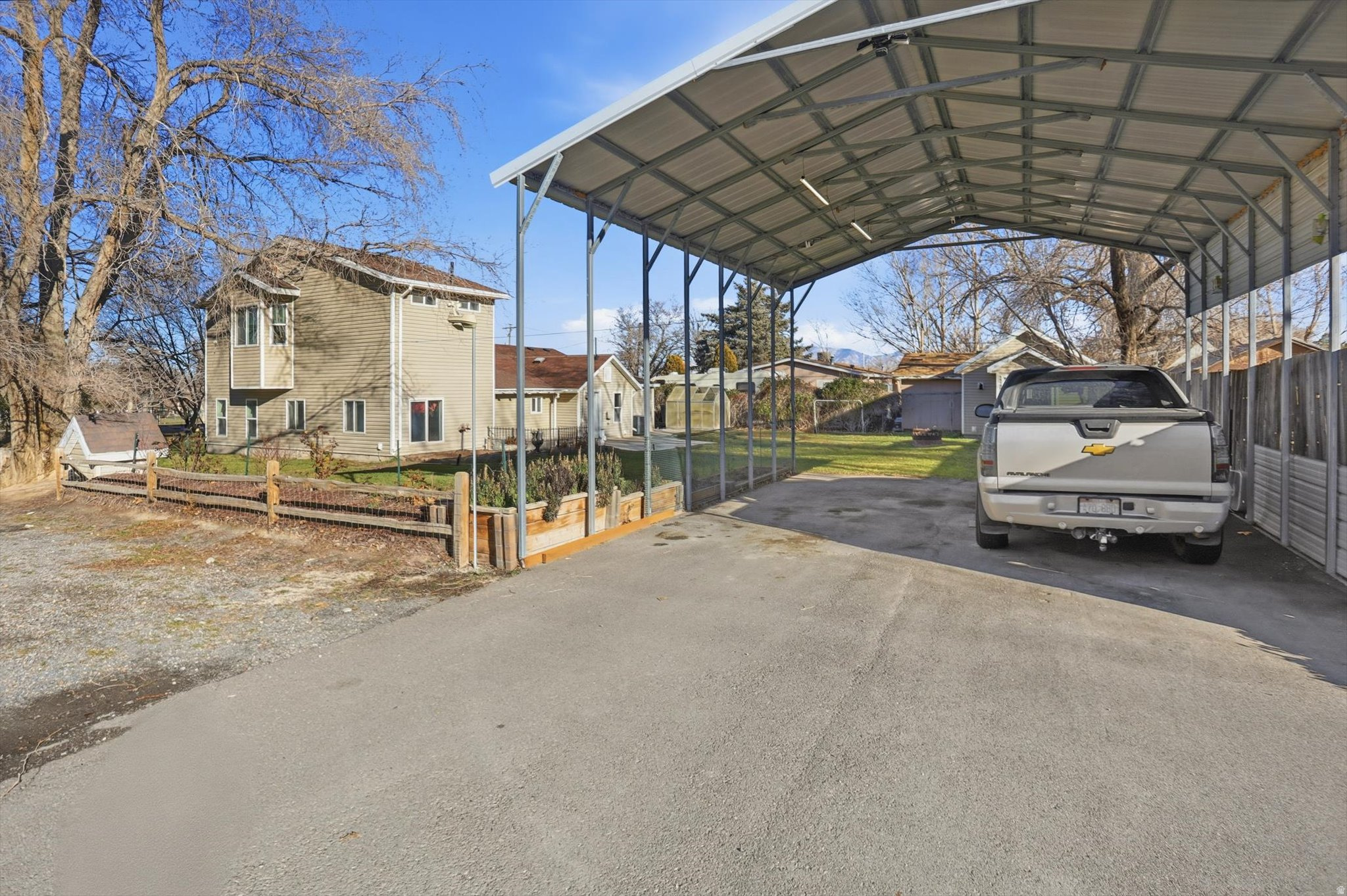 OQUIRRH HILLS ESTATES - Residential