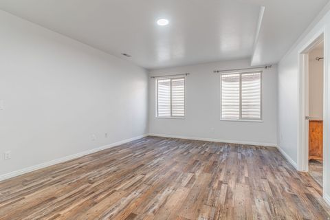 Tiny photo for 777 E APPLE BLOSSOM WAY, Fruit Heights, UT 84037 (MLS # 2145918)