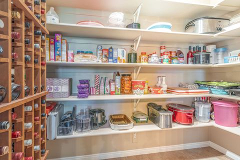 Tiny photo for 777 E APPLE BLOSSOM WAY, Fruit Heights, UT 84037 (MLS # 2145918)