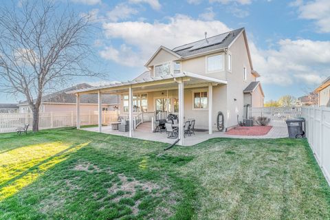 Tiny photo for 777 E APPLE BLOSSOM WAY, Fruit Heights, UT 84037 (MLS # 2145918)
