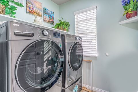 Tiny photo for 777 E APPLE BLOSSOM WAY, Fruit Heights, UT 84037 (MLS # 2145918)