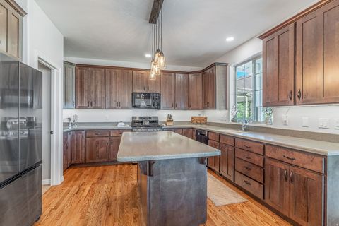 Tiny photo for 777 E APPLE BLOSSOM WAY, Fruit Heights, UT 84037 (MLS # 2145918)