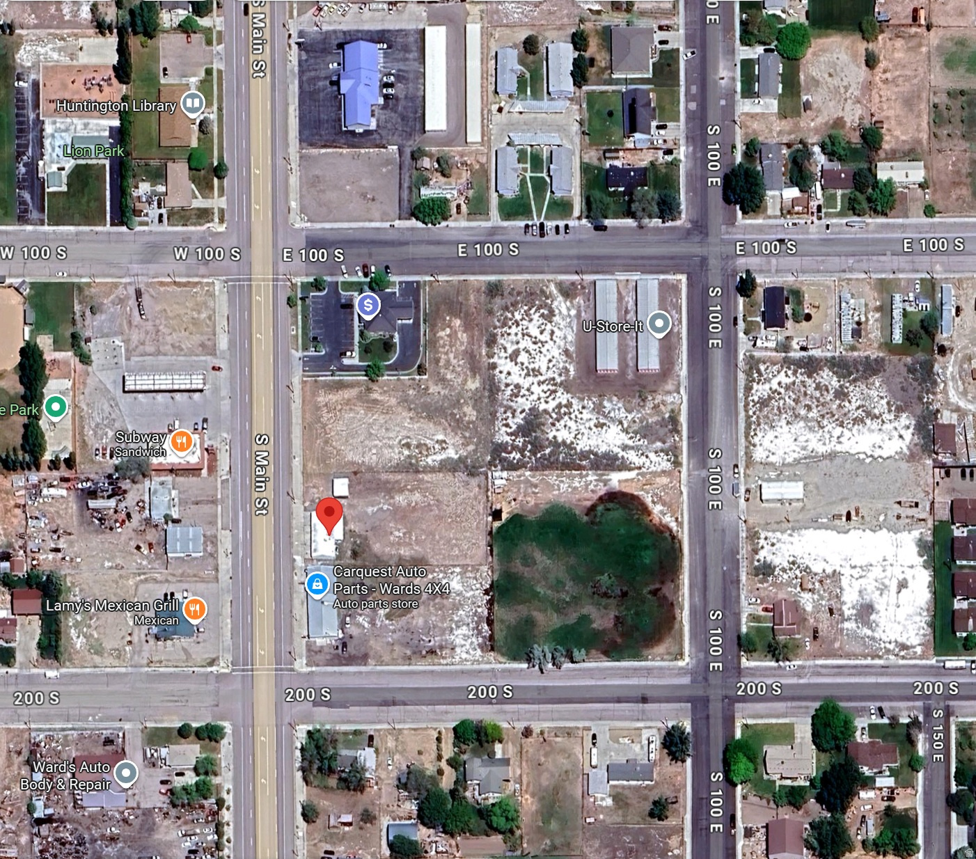 Main image without alt text