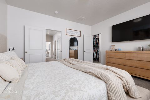 Tiny photo for 1006 W SAPPHIRE PEAK DR, Bluffdale, UT 84065 (MLS # 2131451)