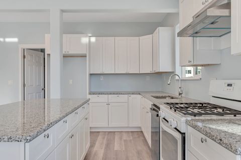 Tiny photo for 337 W 100 S, Payson, UT 84651 (MLS # 2142268)