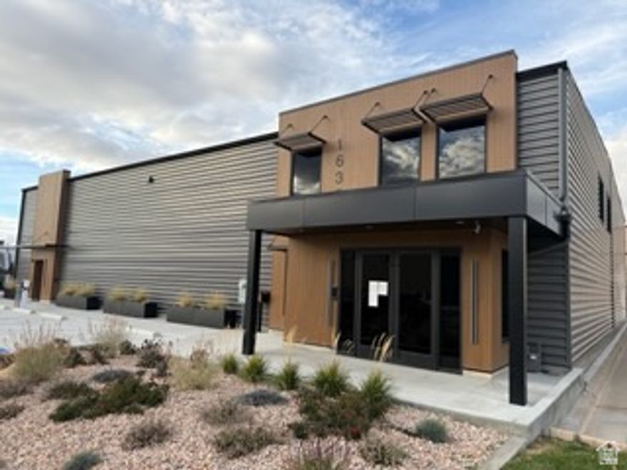 Fabulous office space available now! 3 Large offices, 1 large conference room, large kitchen, all finished beautifully. Security system, EV charger, location. Mins from Downtown, Airport and all major freeway travel corridors. This is a Full Service Lease for executive office, call Andy for your tour.