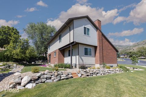 Tiny photo for 88 W CANYON VIEW DR N, Farmington, UT 84025 (MLS # 2158475)
