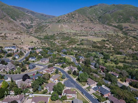 Tiny photo for 88 W CANYON VIEW DR N, Farmington, UT 84025 (MLS # 2158475)