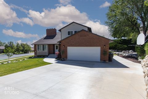 Tiny photo for 88 W CANYON VIEW DR N, Farmington, UT 84025 (MLS # 2158475)