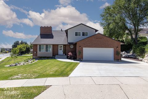 Tiny photo for 88 W CANYON VIEW DR N, Farmington, UT 84025 (MLS # 2158475)