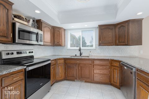Tiny photo for 88 W CANYON VIEW DR N, Farmington, UT 84025 (MLS # 2158475)