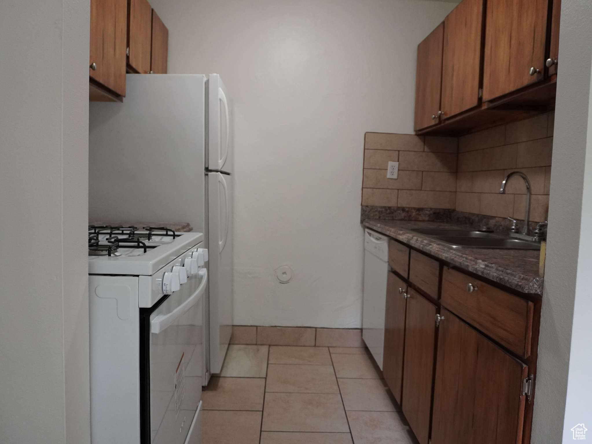 THE WILLOWBROOK CONDO - Residential