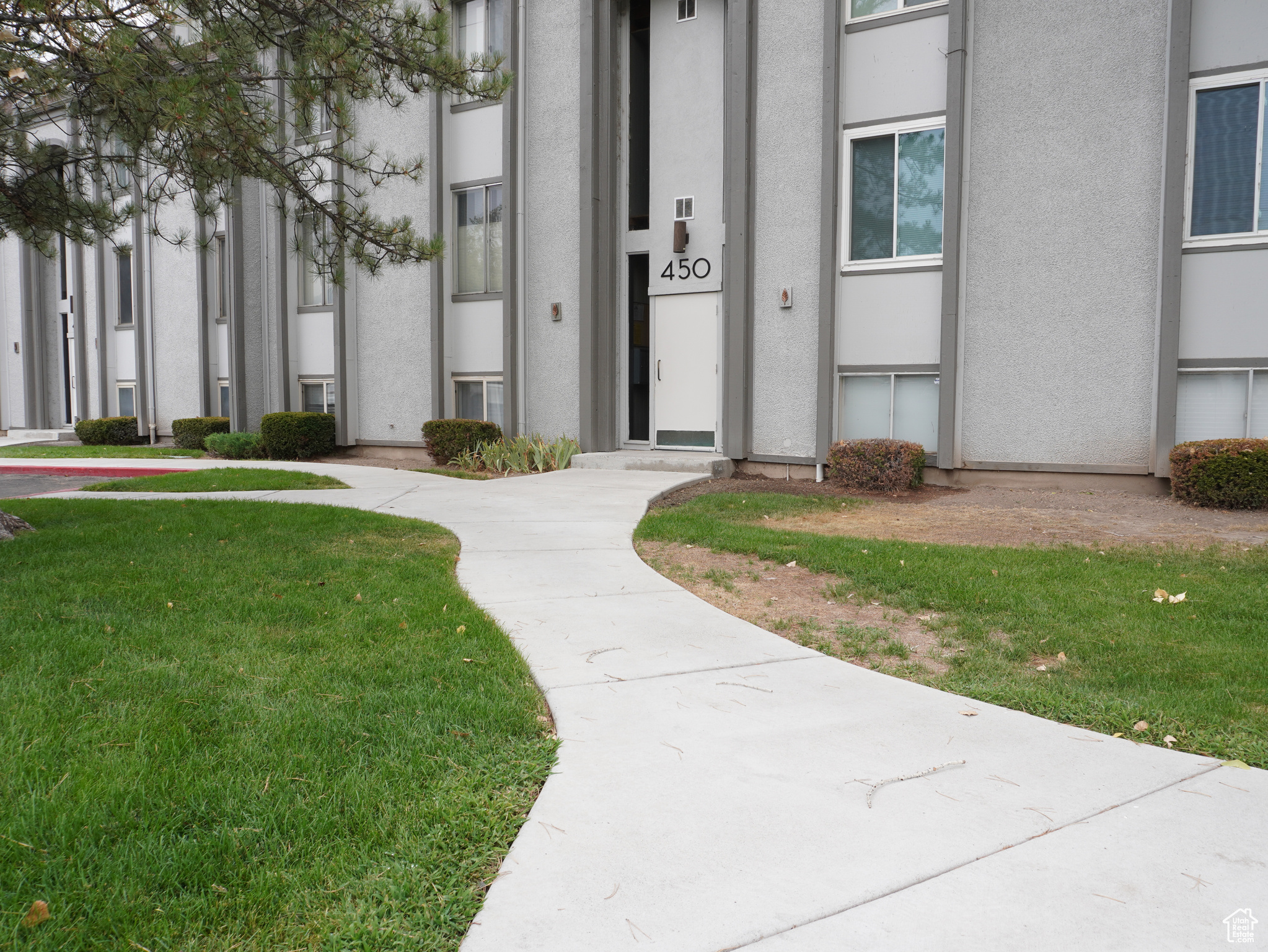 THE WILLOWBROOK CONDO - Residential