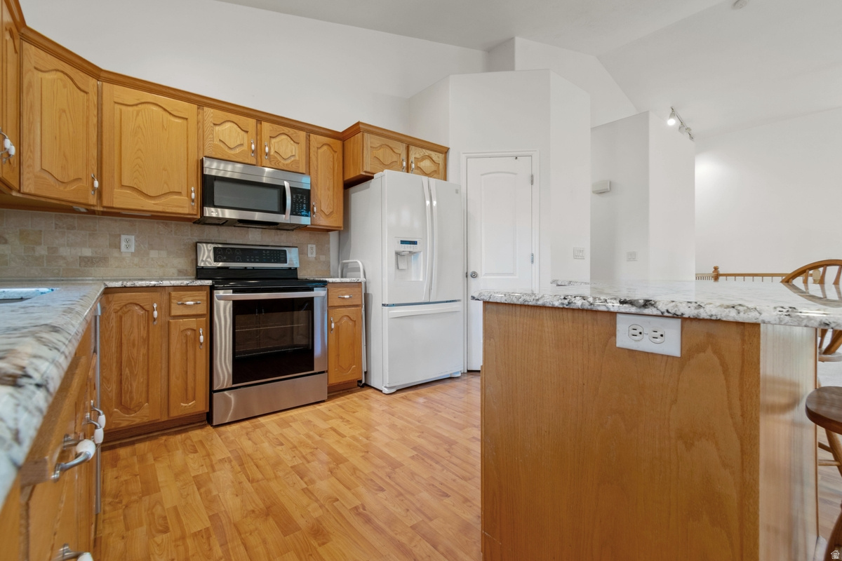 CRYSTAL COVE - Residential