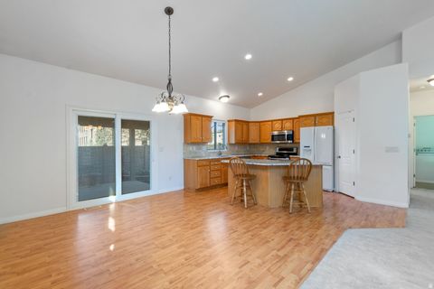 Tiny photo for 10956 S CRYSTAL VIEW WAY, South Jordan, UT 84095 (MLS # 2147153)