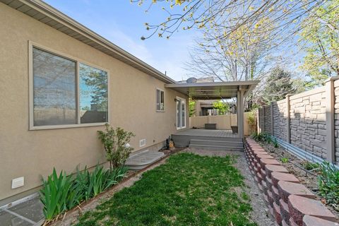 Tiny photo for 10956 S CRYSTAL VIEW WAY, South Jordan, UT 84095 (MLS # 2147153)