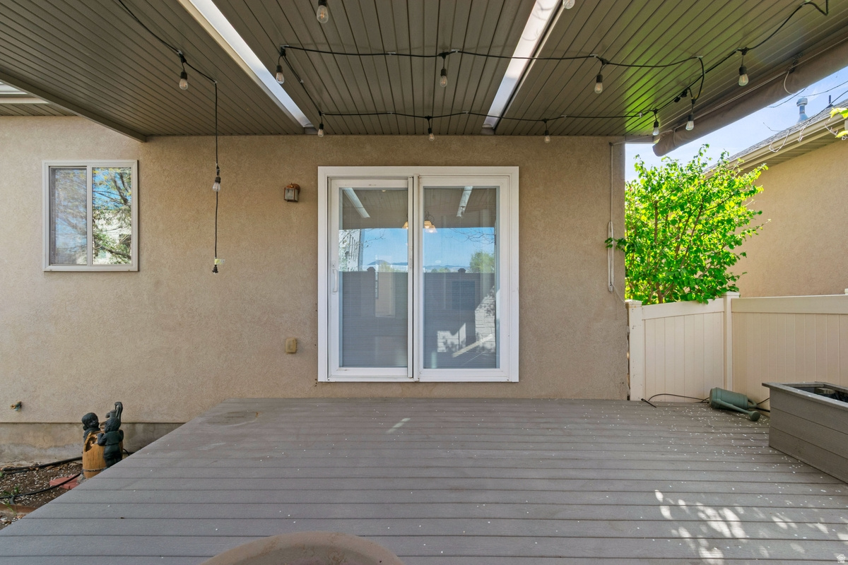 CRYSTAL COVE - Residential