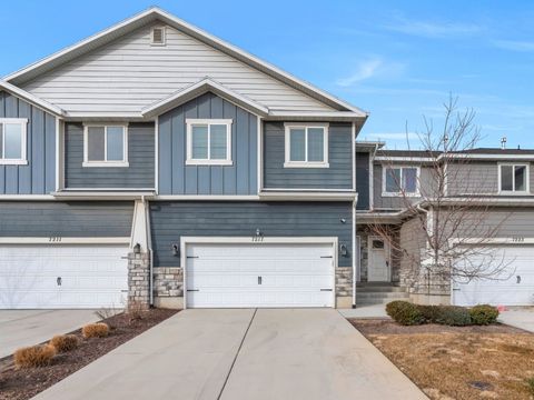 Photo of 7217 N CLOVER LEAF LN E, Eagle Mountain, UT 84005 (MLS # 2136561)