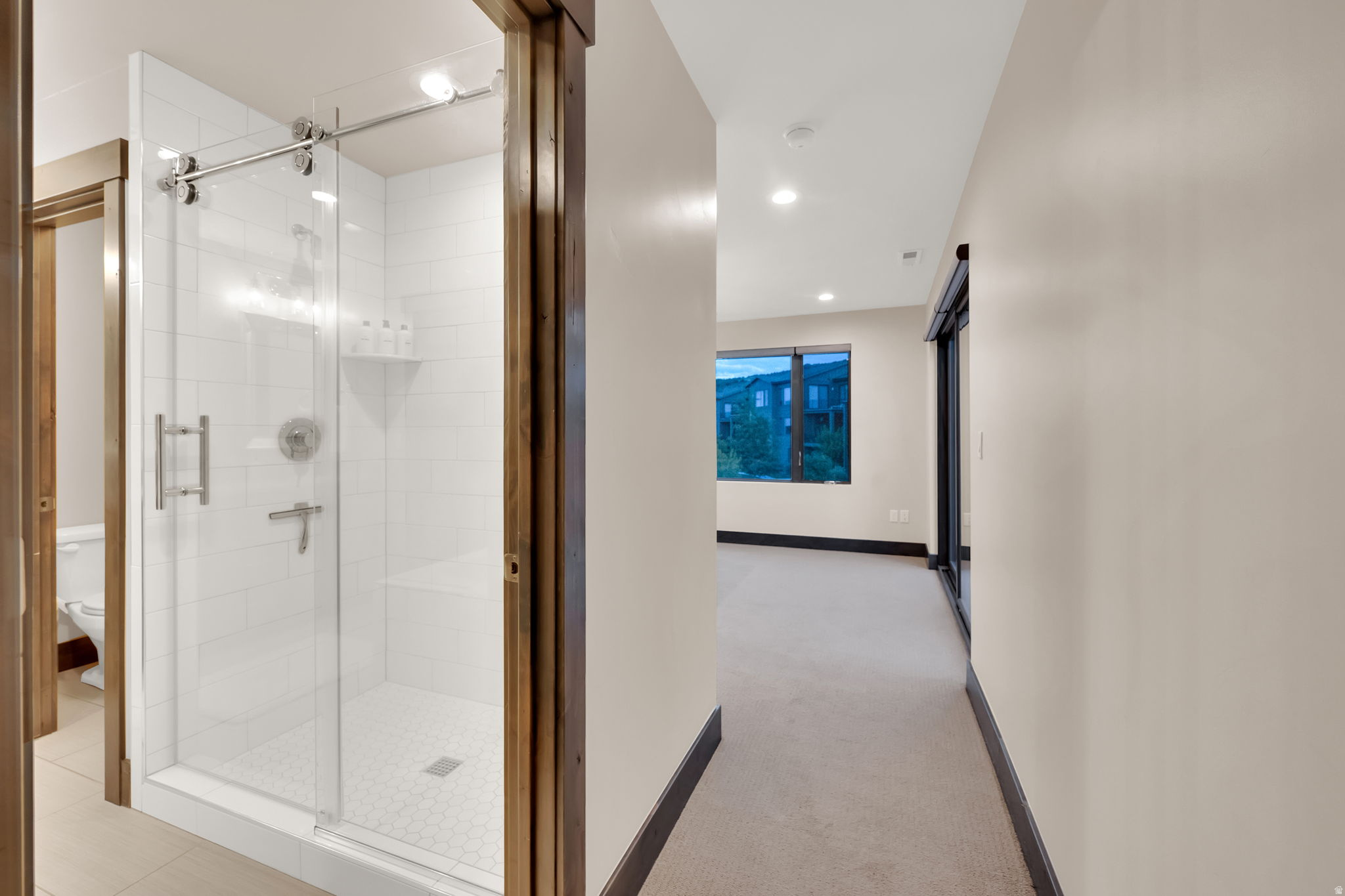 EDGEWATER - Residential Lease