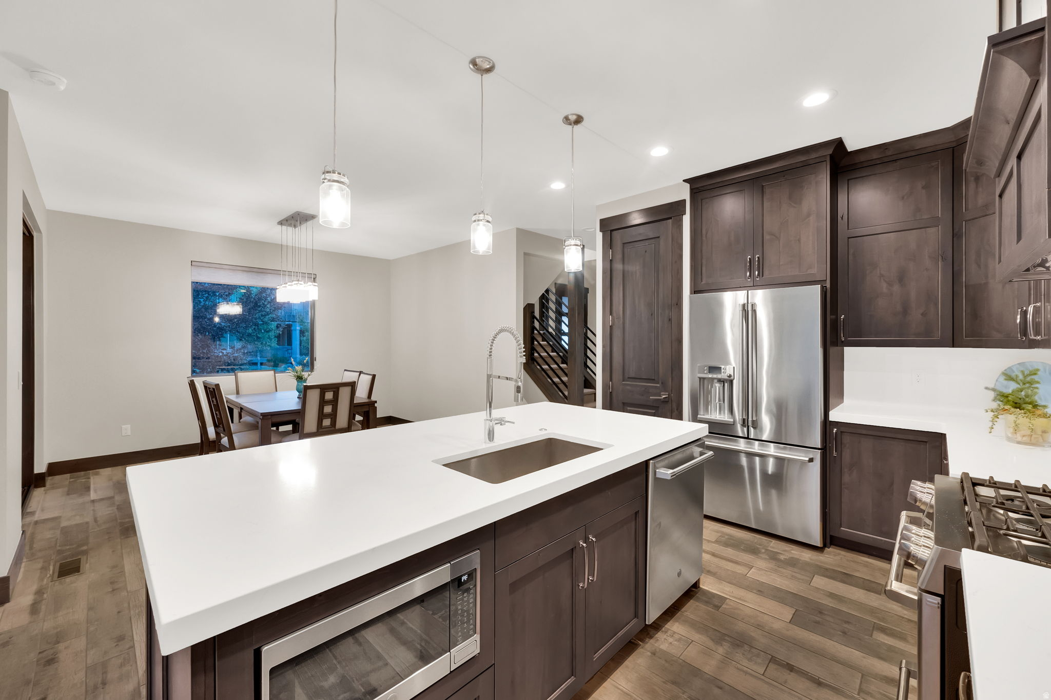 EDGEWATER - Residential Lease