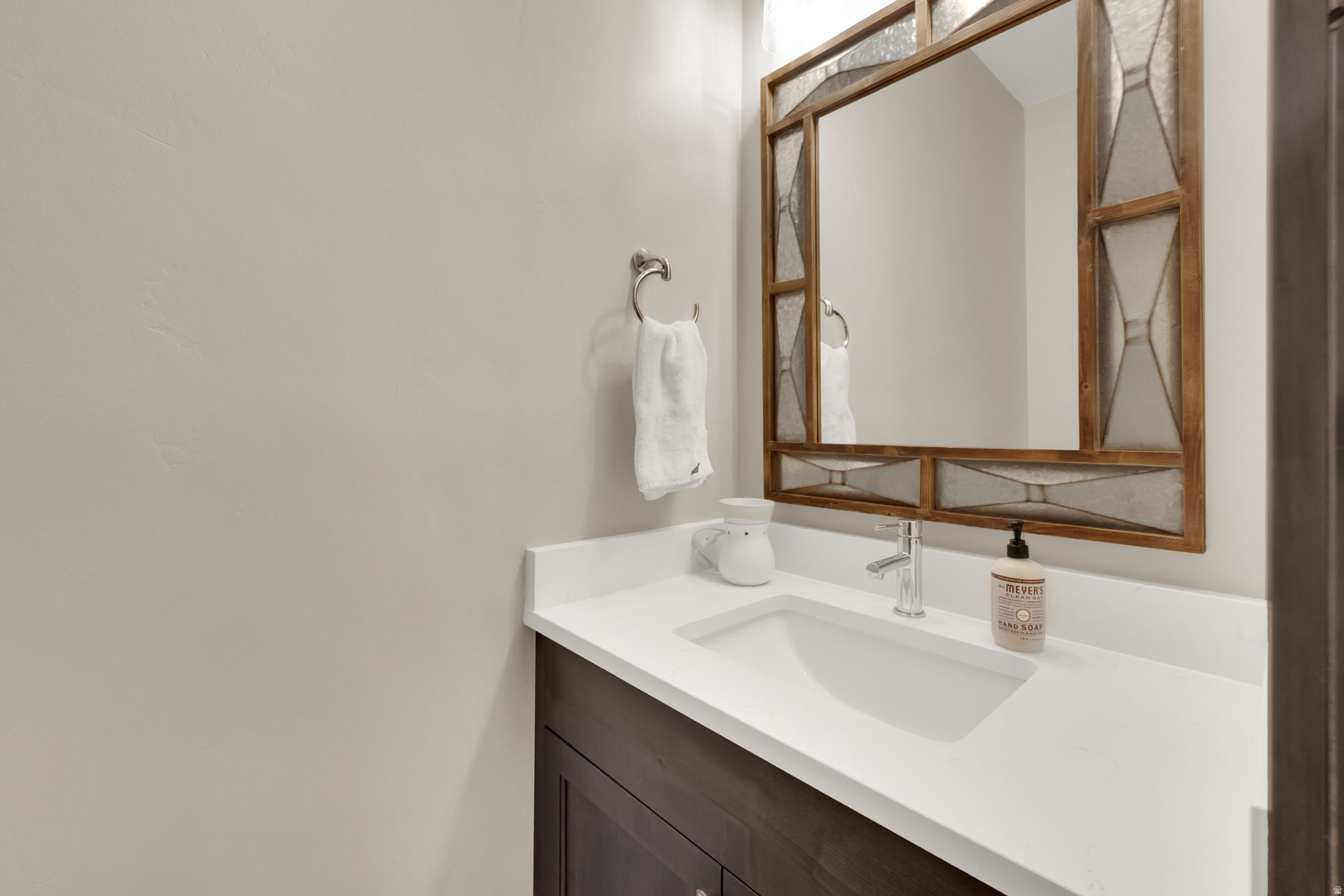 EDGEWATER - Residential Lease