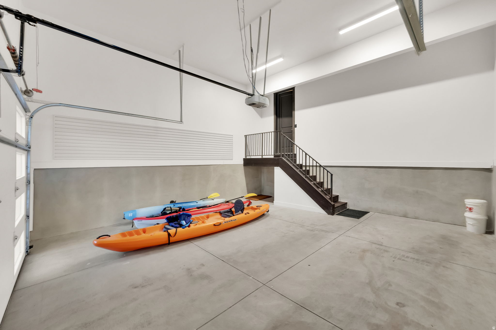 EDGEWATER - Residential Lease