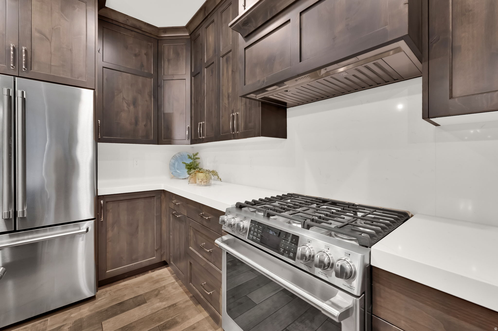 EDGEWATER - Residential Lease