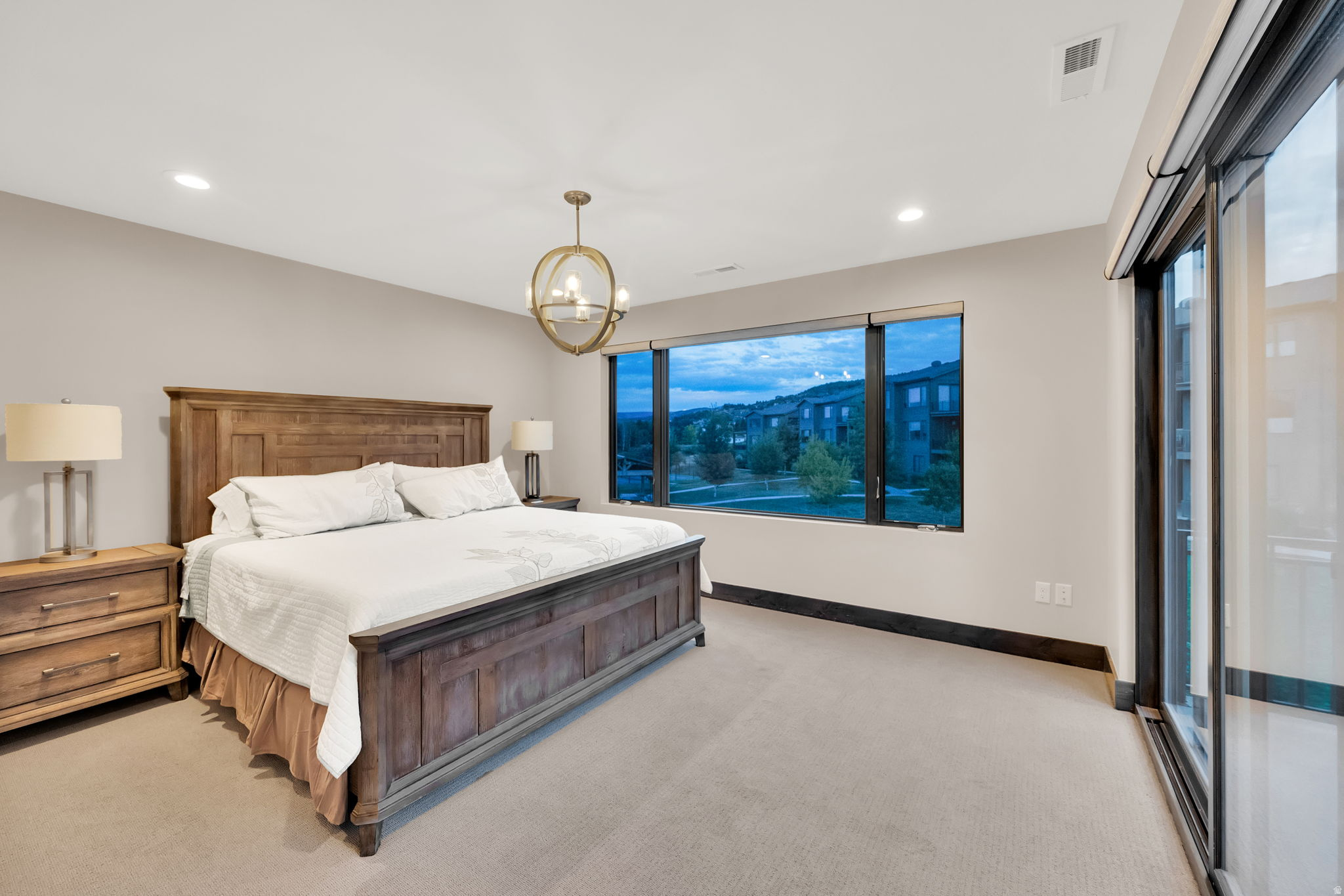 EDGEWATER - Residential Lease