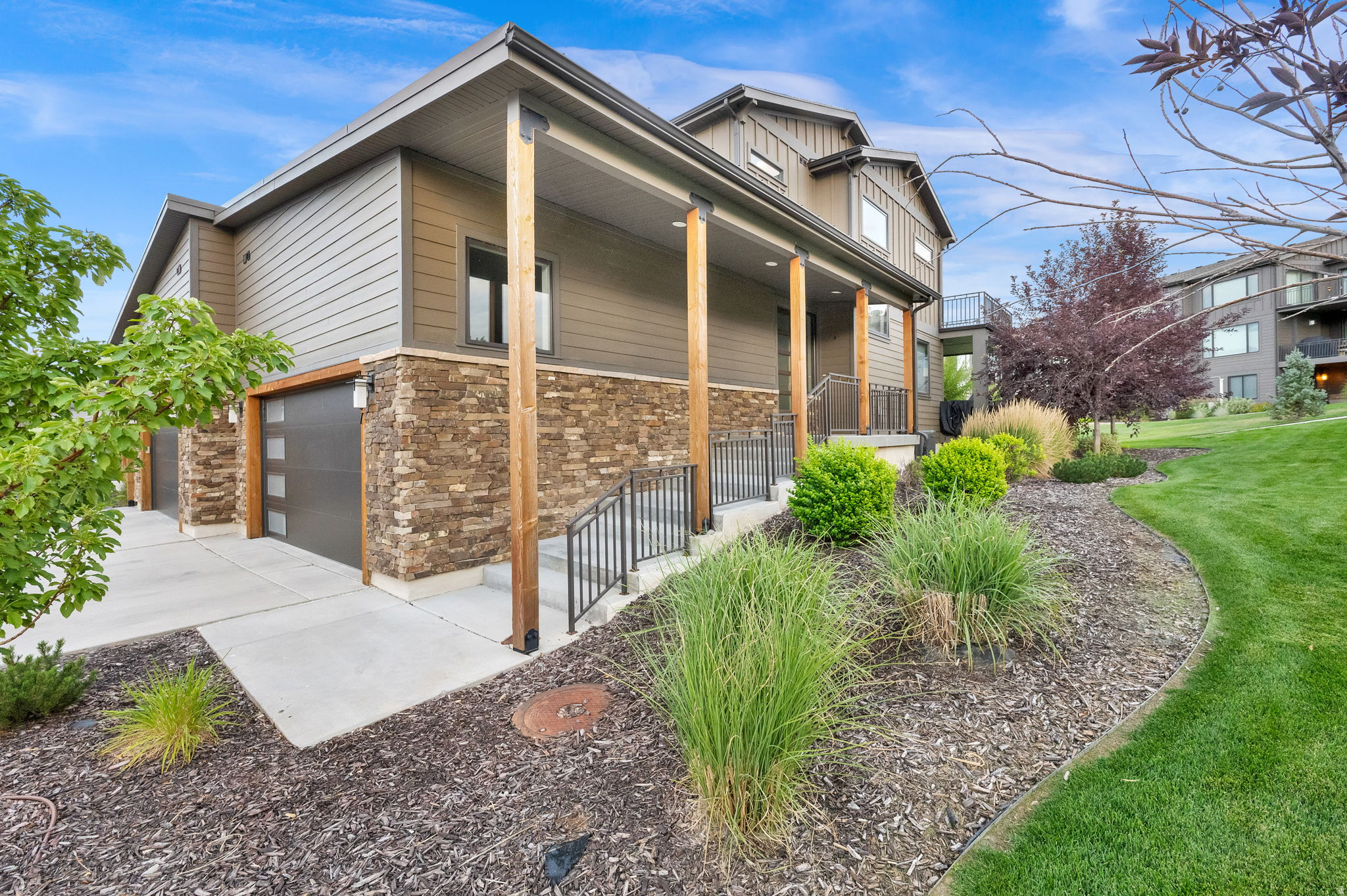 EDGEWATER - Residential Lease