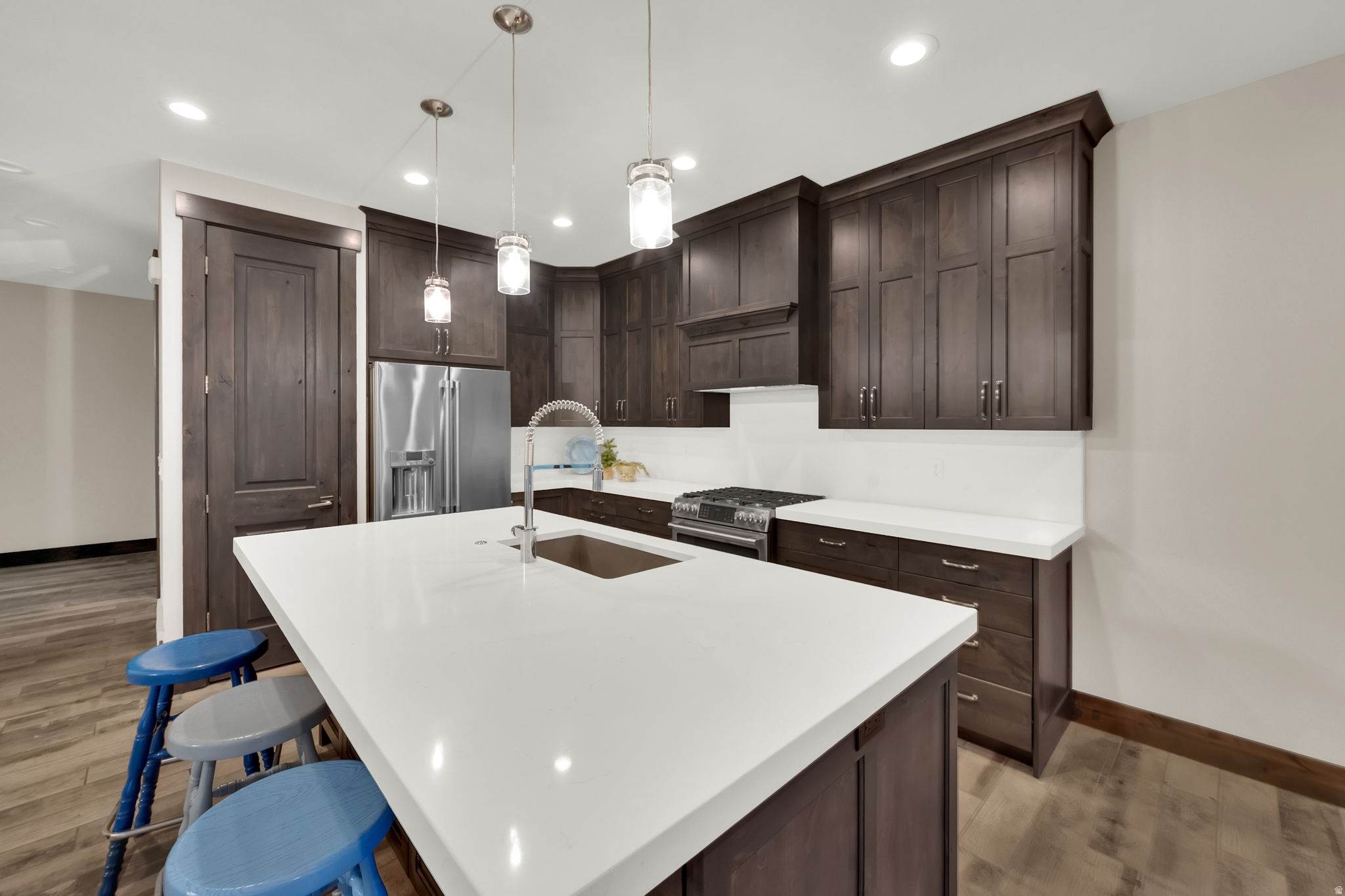 EDGEWATER - Residential Lease