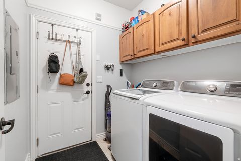 Tiny photo for 260 S 2275 W, Lehi, UT 84043 (MLS # 2161444)