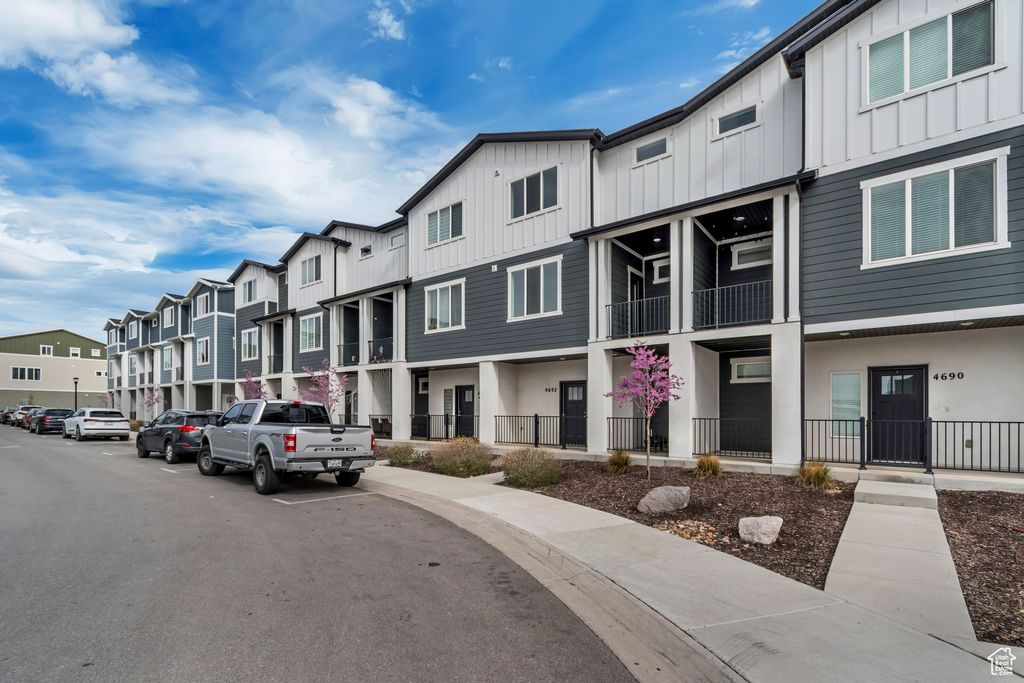 Photo for 4692 W TALAVERA WAY, Kearns, UT 84118 (MLS # 2106956)